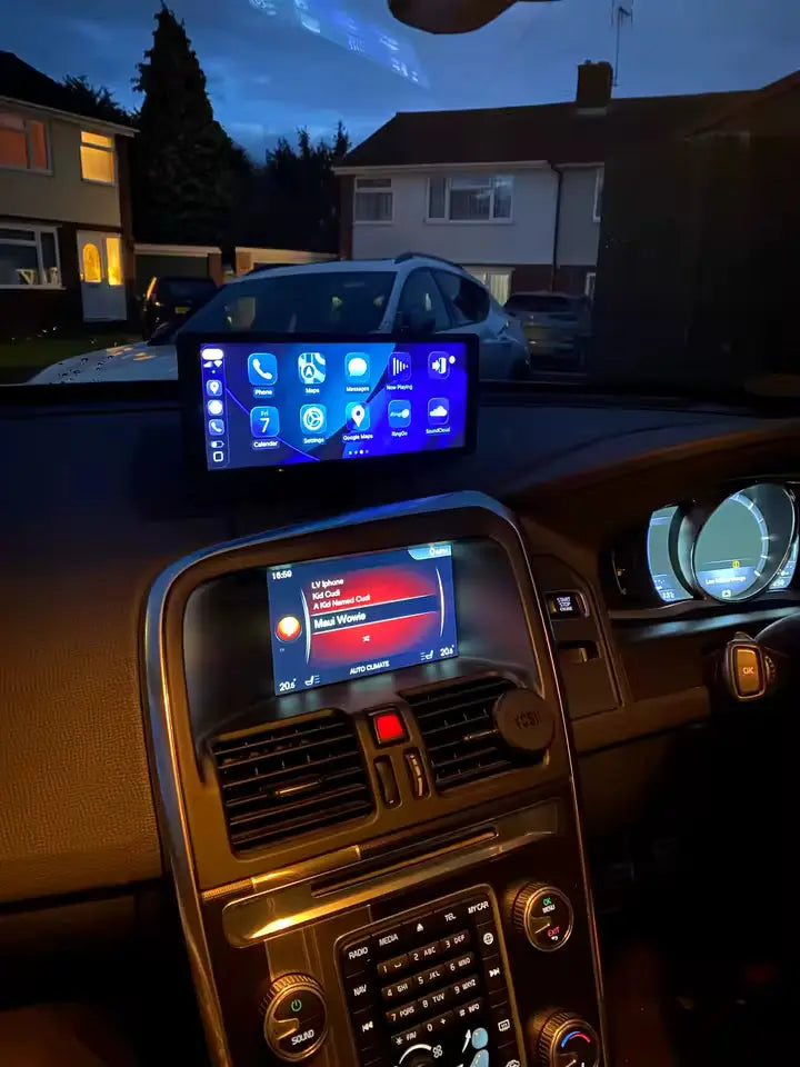 Wireless CarPlay And Android Auto Display For Vehicles