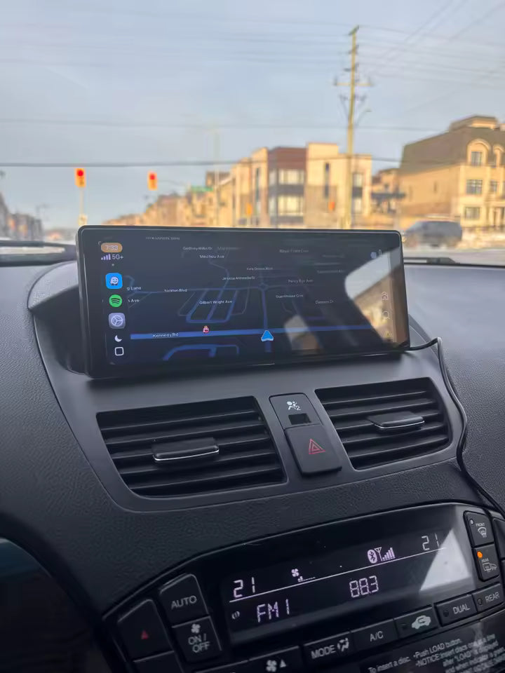 Wireless CarPlay And Android Auto Display For Vehicles