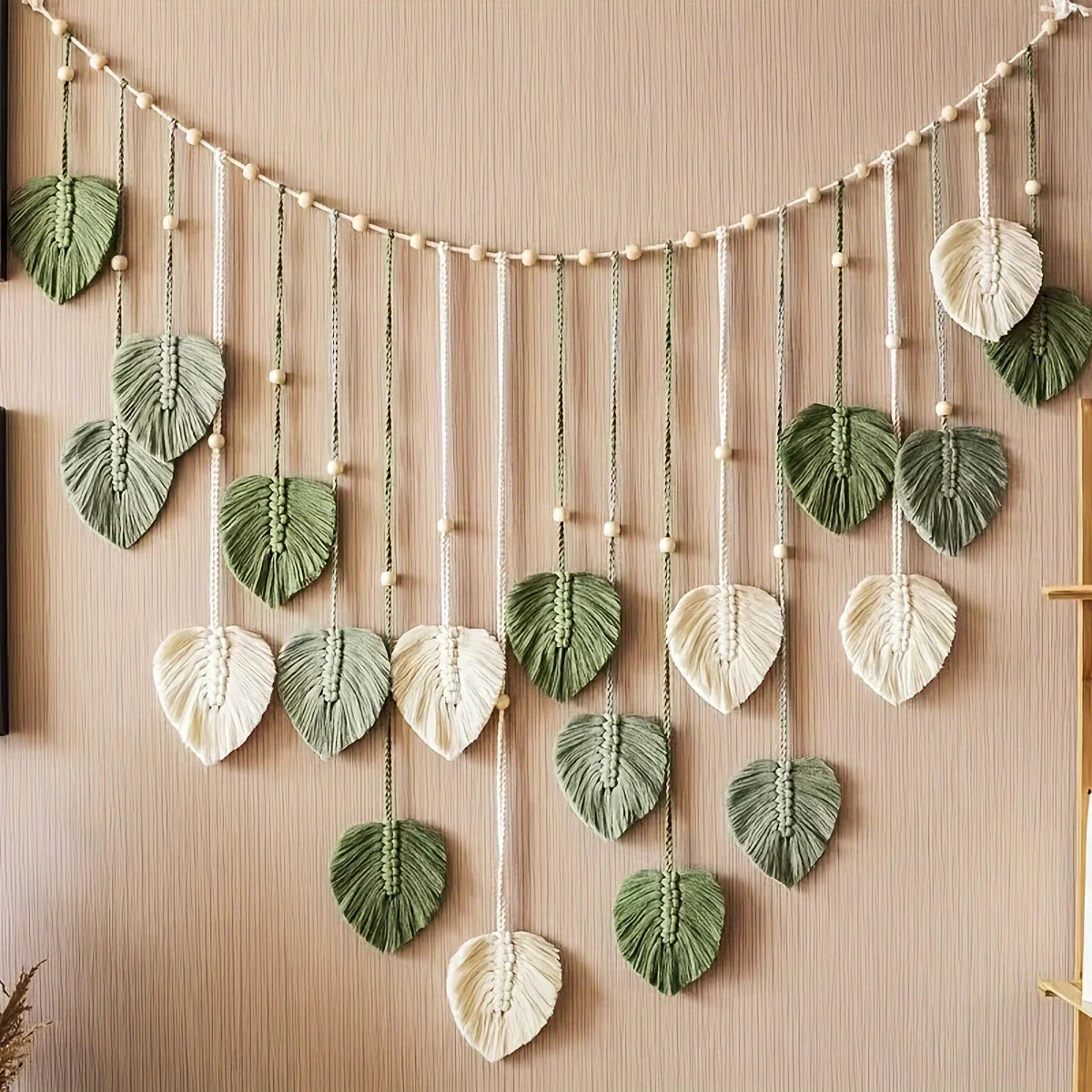 Modern Woven Wall Decor With Green Leaves And Bohemian Style