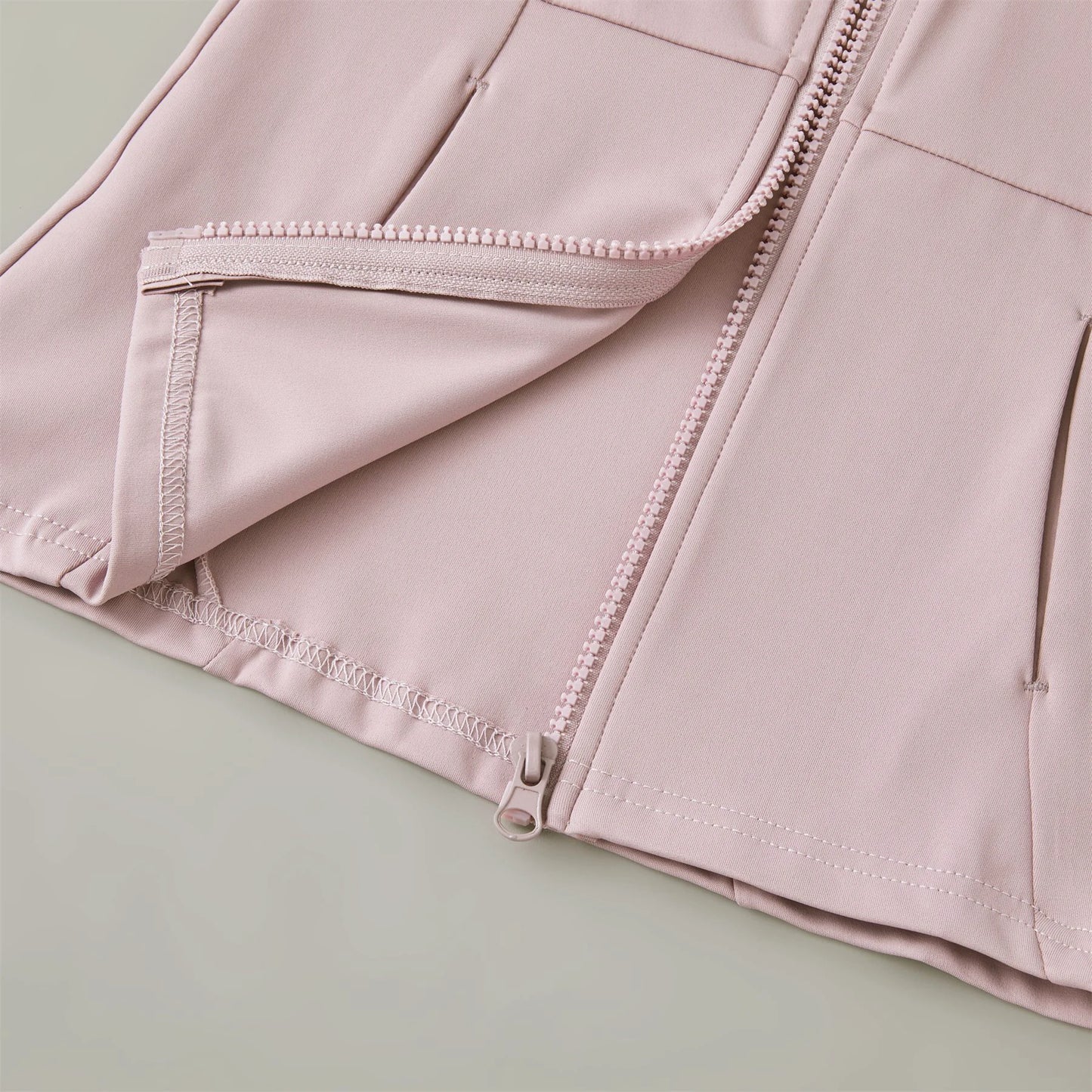 Women's Lightweight Yoga Jacket With Zipper Pockets And Thumb Openings