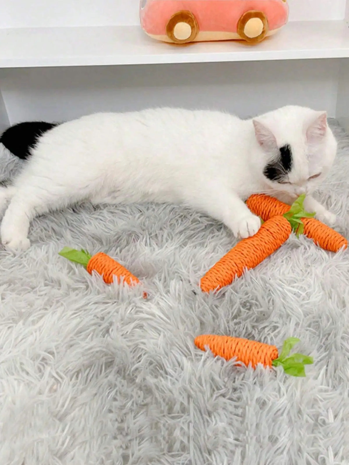 Carrot Paper Rope Cat Chew Toy